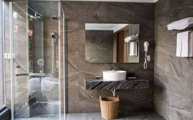 Imperial Dynasty Exquisite Hotel