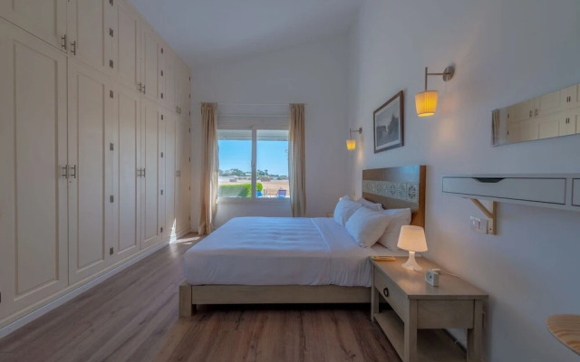 Vesta - Superior APT - 3BR - White Apartments