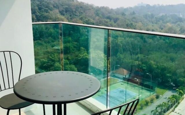 The Point Pratumnak by PSR ASIA