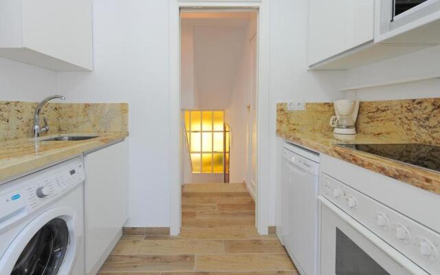 Sea Views Aloha Apartment by GHR Rentals