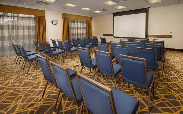 Hampton Inn & Suites Baltimore/Woodlawn