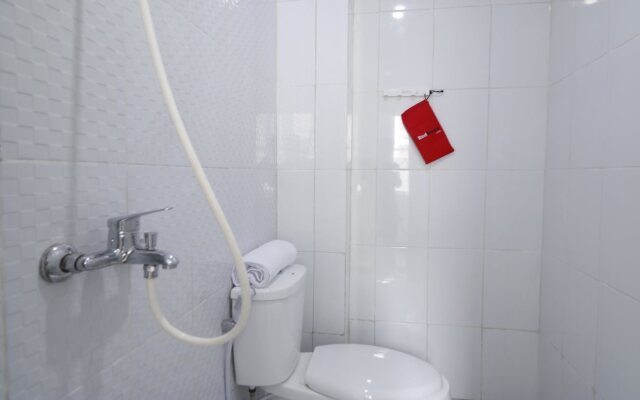RedDoorz Plus near Pondok Indah Mall
