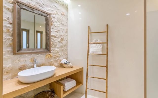 Chandakos 8 Design Apartments