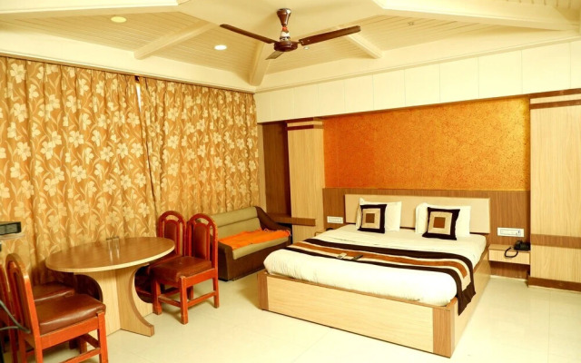 OYO 3737 Hotel City Palace