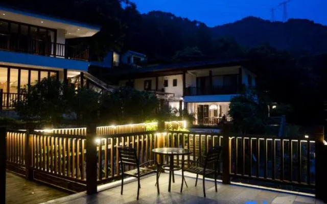 Youju B&B (Qingyuan Taihe Ancient Cave Gulongxia Branch)