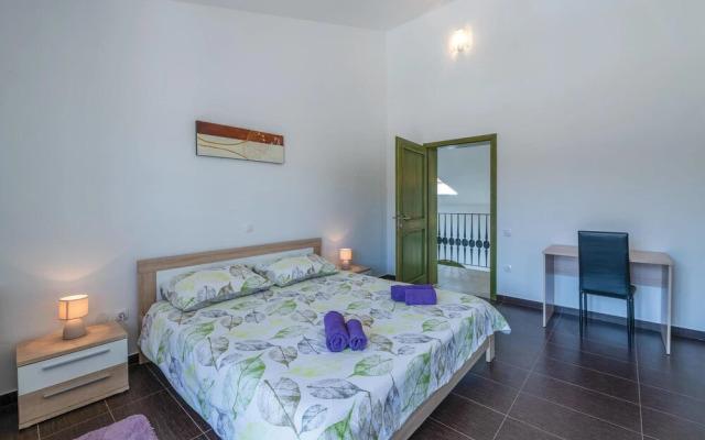 Beautiful Home in Valtura With Wifi and 5 Bedrooms