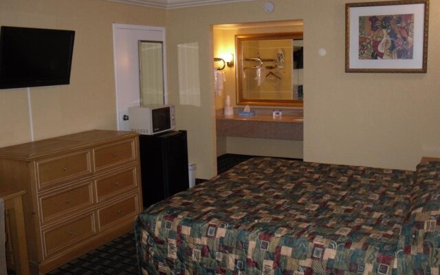 OYO Hotel Crowley LA I-10