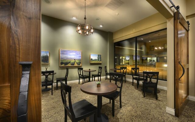 Hotel Maison Yakima Tapestry Collection by Hilton