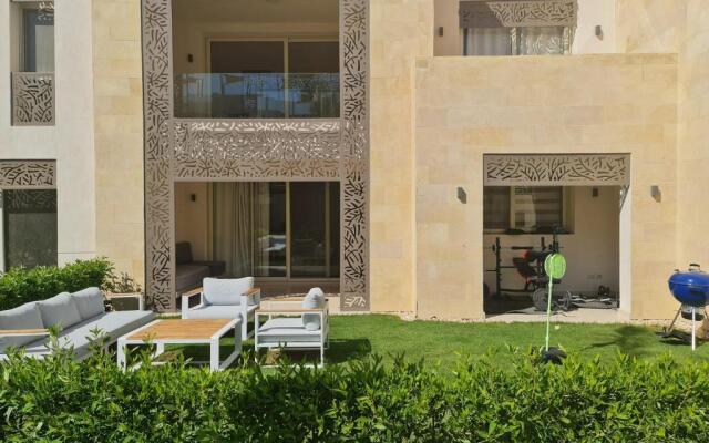 Seaview 3 BR with Beach & Pool access BBQ in Mangroovy