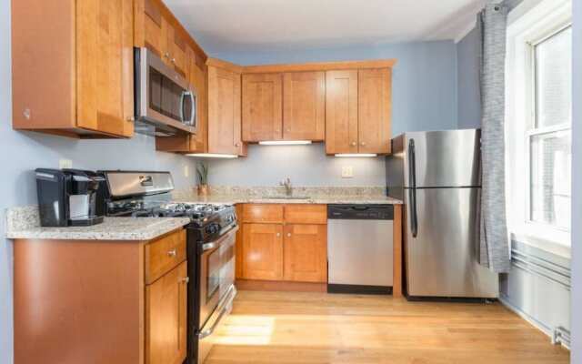 Charming 2BR in the Heart of Little Italy