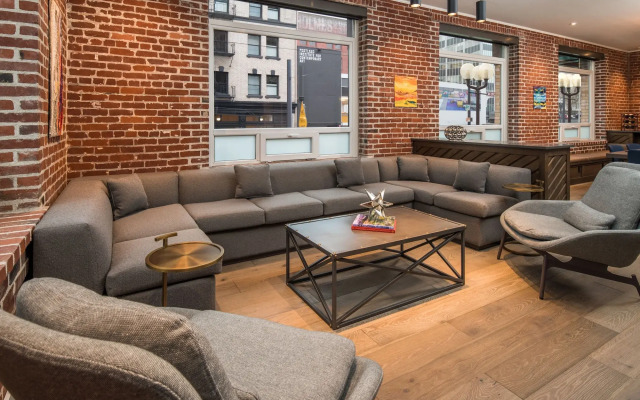 Mark Spencer Hotel