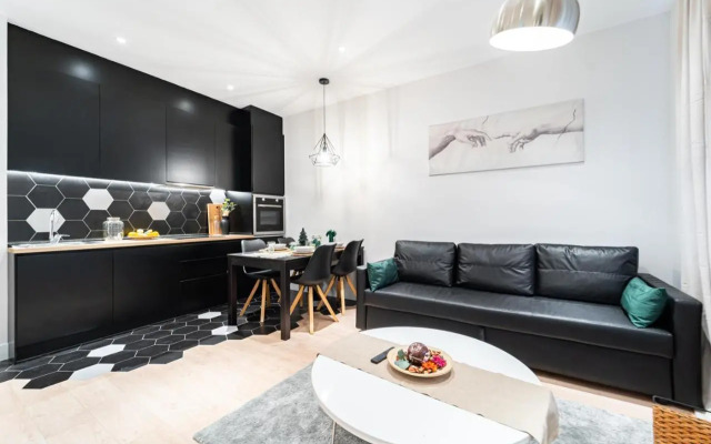 EdSam Madrid Apartments Black