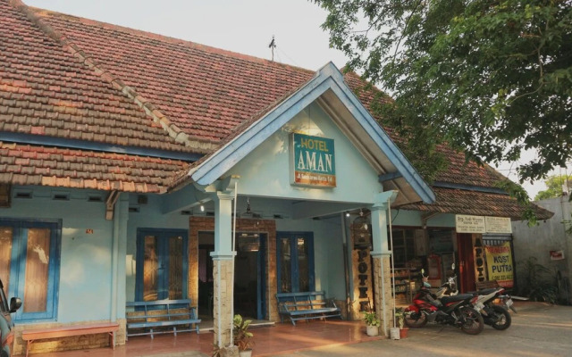 OYO Life 1972 Aman Family Inn Syariah