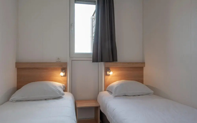 Modern Lodge With Combi-microwave, Beach at 500 m