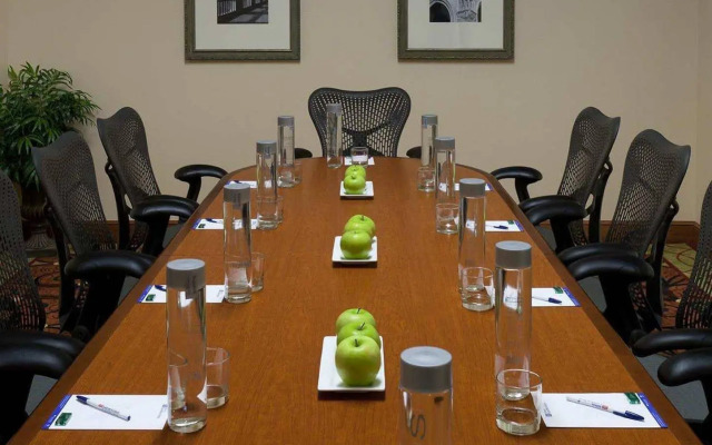 Hilton Garden Inn Lake Forest Mettawa