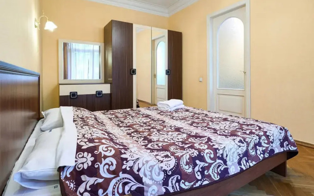 Home-Hotel Pushkinskaya 2-4-7