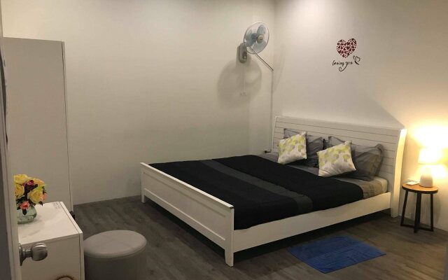 Mr Travel Hostel