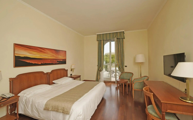 Hotel Savoy Palace