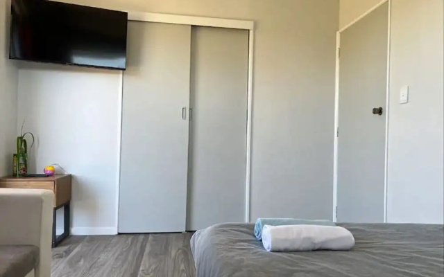 2 Double 1 Single 1 Sofa Beds Studio A – Guest Rooms – Rotorua