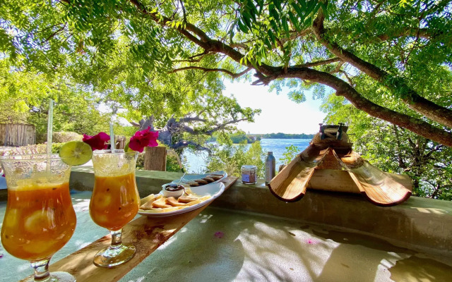 Rock and Sea Resort