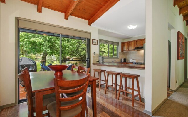 Rail Trail Cottage - BRIGHT