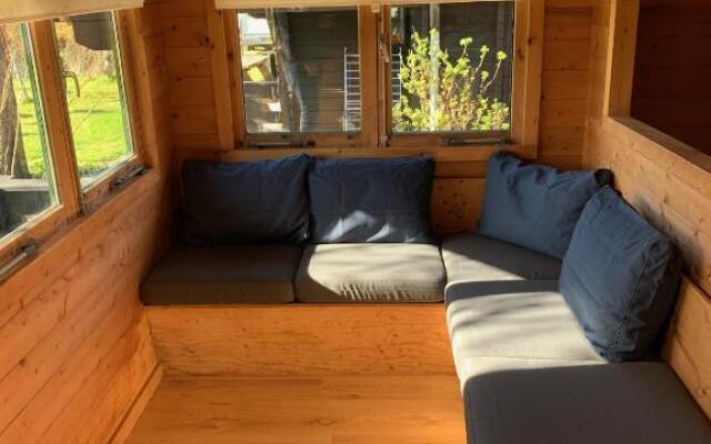 The Bee - Trekkershuts & Apartment