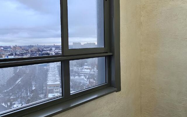 White overnight on Akademika Kargin Street 25