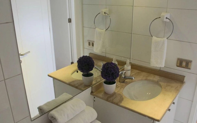 UH ApartHotel Lastarria 104