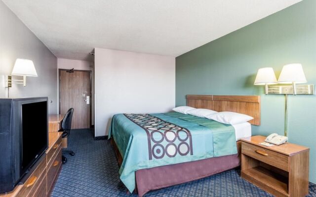 Super 8 Richmond Midlothian Turnpike