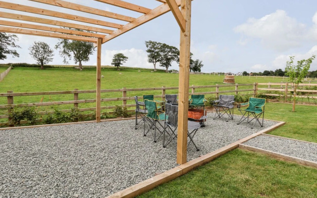 Tilly Bob Lodge