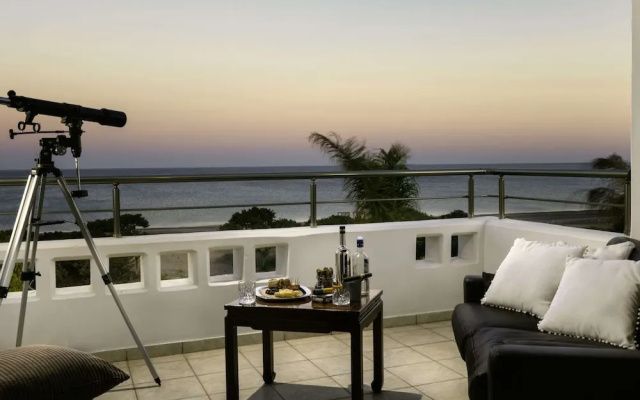 Villa on Island With Private Pool, Garde, Terrace, Parking