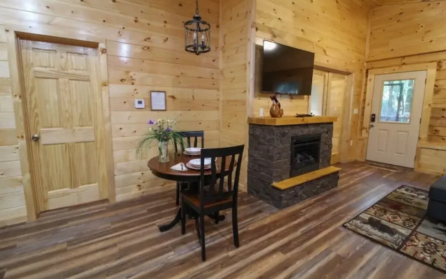282 Cozy Cub 1 Bedroom Cabin