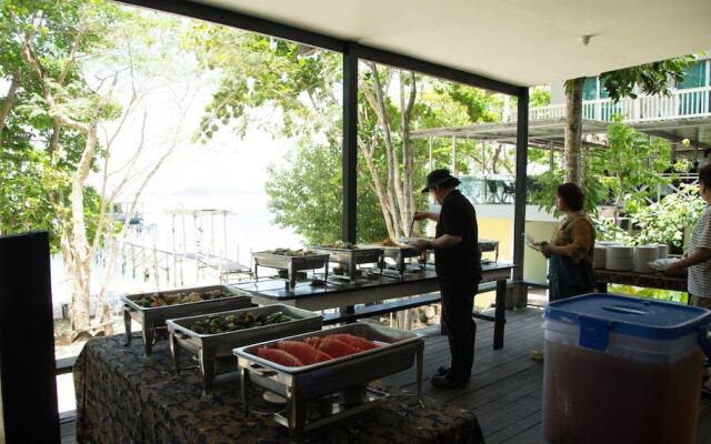 OYO 90980 Rainbow Island Sepanggar