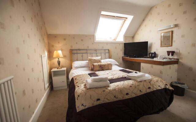 Castle Arms Hotel