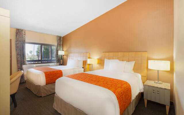 Howard Johnson by Wyndham Yuma