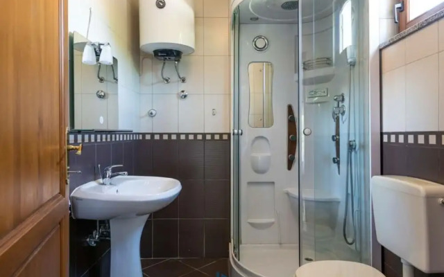 Adalene Comfortable Holiday Residence