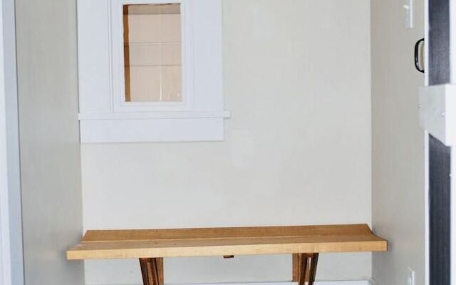 Stylish Craftsman Premium Comfort