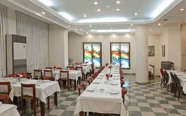 Avlonya Hotel