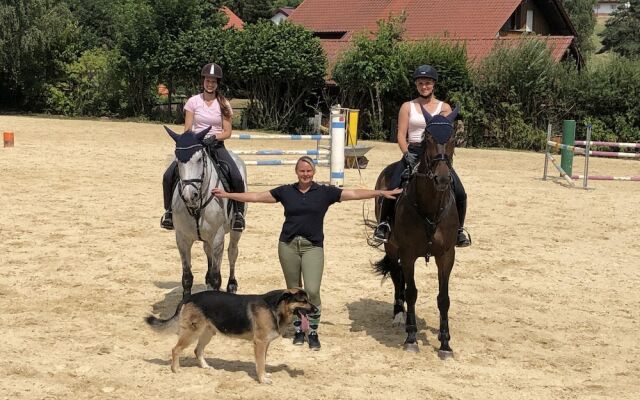 Pension & Reitschule Fuchsenhof