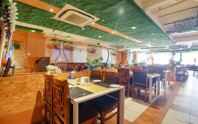 FabHotel Aamantran & Banquet Halls