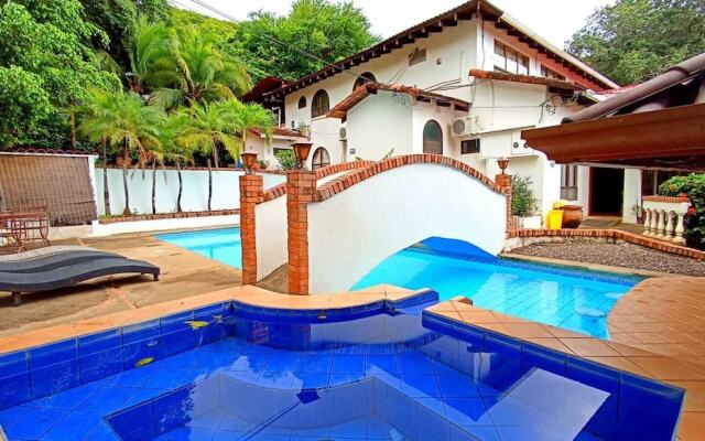 Hotel Casa Blanca