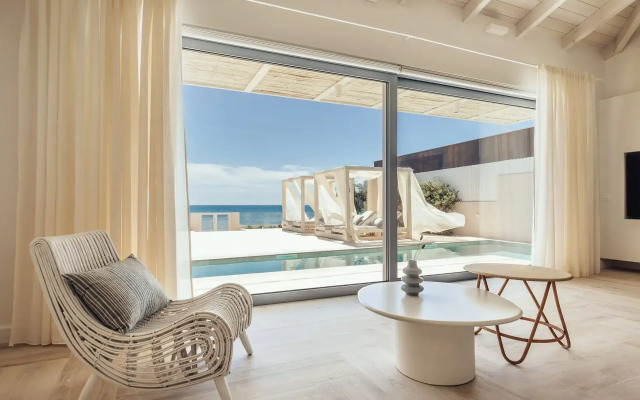 Salty Angel Sea Front Villa