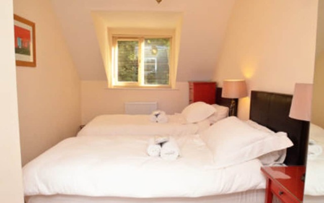 Cotswolds Valleys Accommodation-Stony Hs