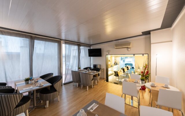 Atenea Rekord Suites