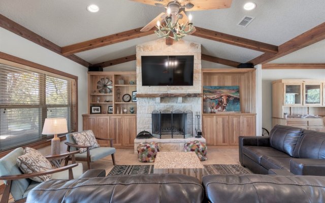Ranch Retreat Creek View - Pool Table and Fire Pit