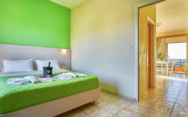 Nanakis Beach Hotel