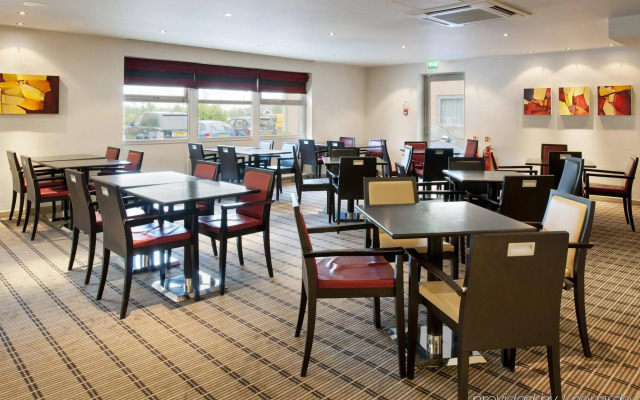 Holiday Inn Express East Midlands Airport by IHG