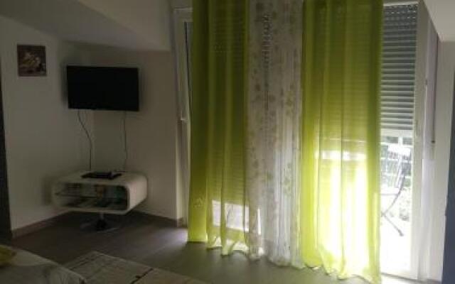 Gabi Rooms & Studio Apartment