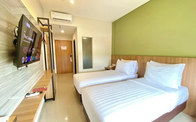 Front One Hotel Gombong