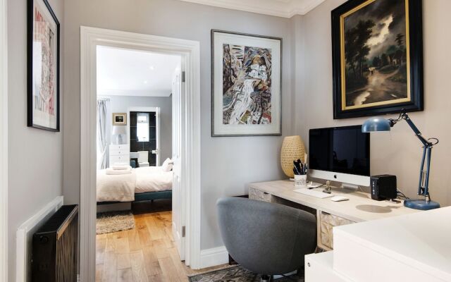 Modern Kensington Home near Kensington Palace